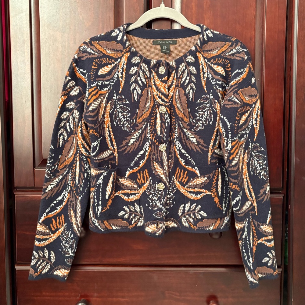 NWOT Tahari Leaf Print Knit Cardigan